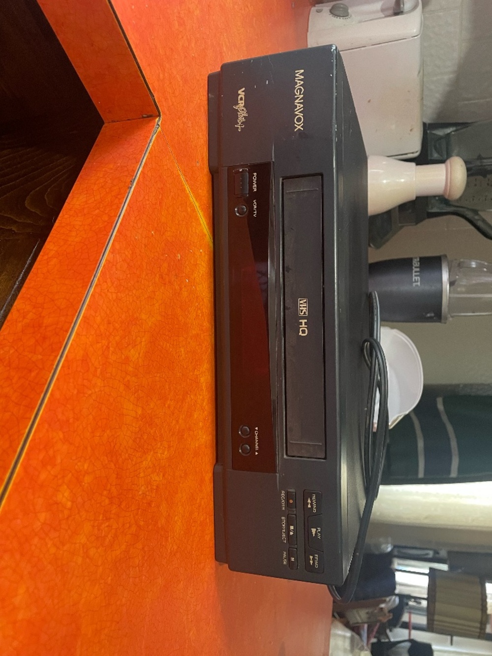 Magnavox: vintage VHS HQ VCR